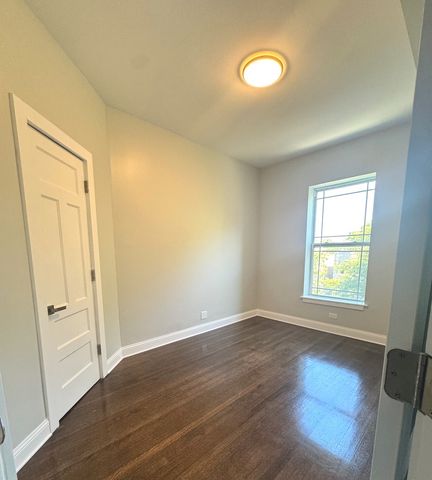 6402 S Greenwood Avenue, Chicago, IL 60637