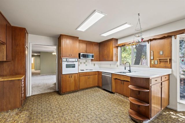 5925 Sly Park Rd, Placerville, CA 95667