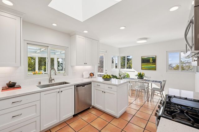 6254 6254 Girvin Drive, Oakland, CA 94611