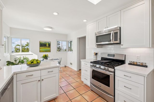 6254 6254 Girvin Drive, Oakland, CA 94611