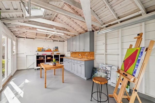 6254 6254 Girvin Drive, Oakland, CA 94611