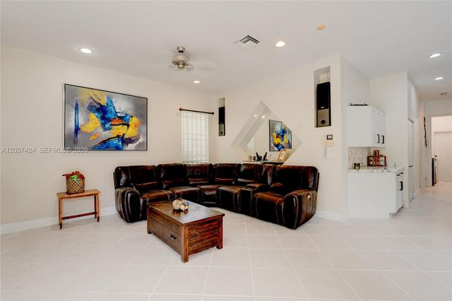 4964 NW 108th Terrace, Coral Springs, FL 33076