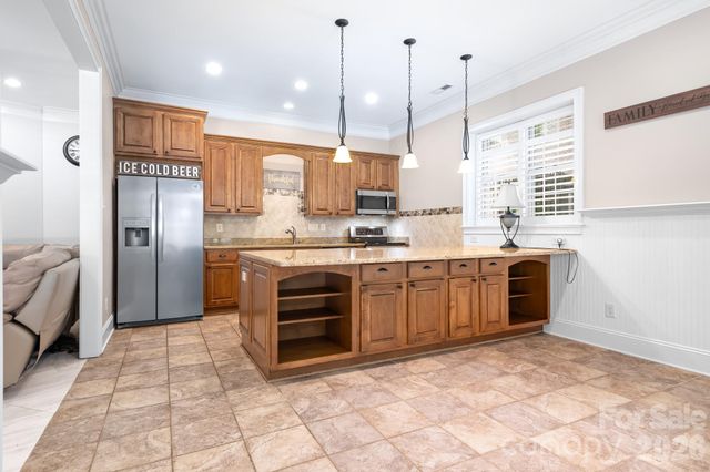 2215 Whiskery Drive, Waxhaw, NC 28173