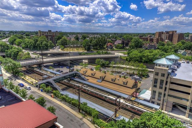 673 Pelham Road E14, New Rochelle, NY 10805