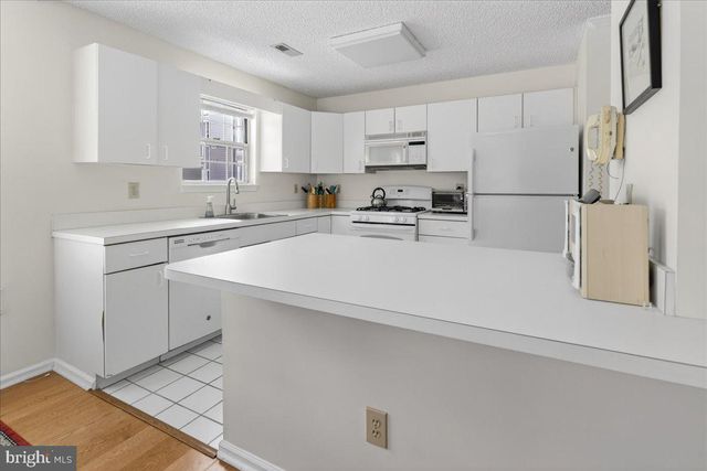 902 SEA PL, Lawrence Township, NJ 08648