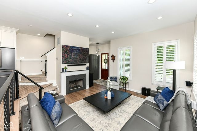 2003 Rhettsbury Street, Carmel, IN 46032