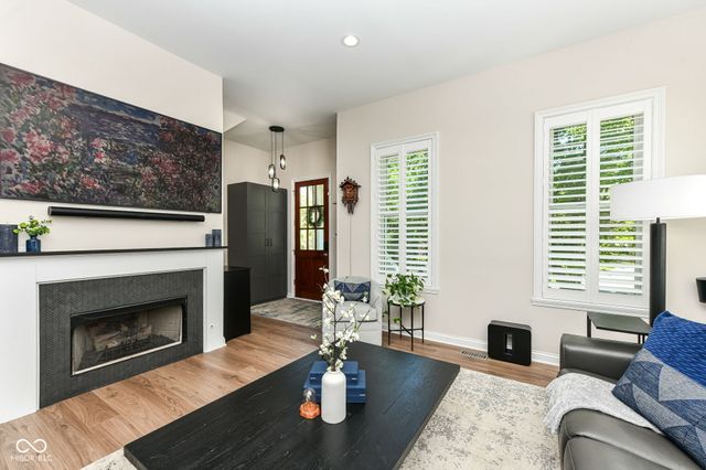 2003 Rhettsbury Street, Carmel, IN 46032