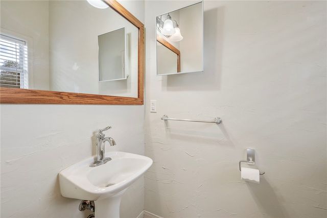 2354 West Briargate Drive, Bryan, TX 77802