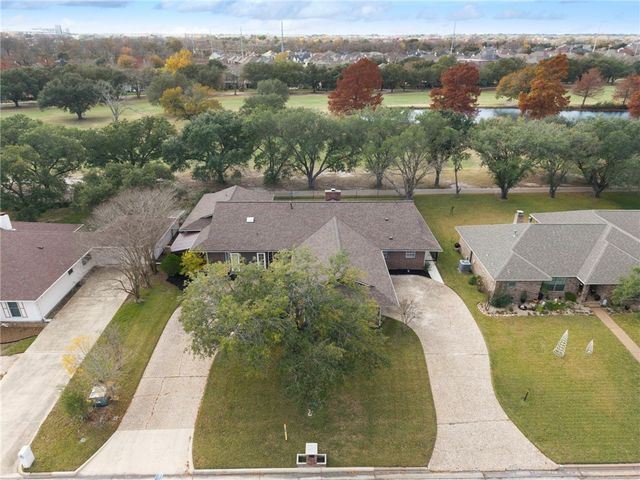 2354 West Briargate Drive, Bryan, TX 77802
