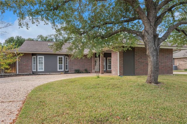 2354 West Briargate Drive, Bryan, TX 77802