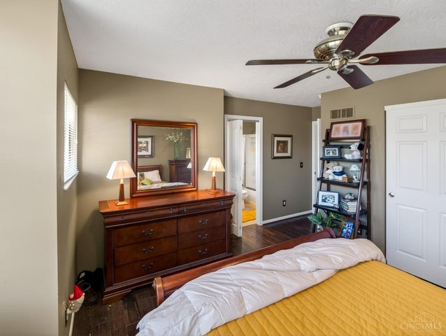 5925 Castlewood Crossing, Miami Twp, OH 45150