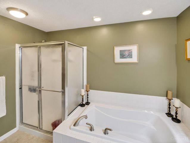 5925 Castlewood Crossing, Miami Twp, OH 45150