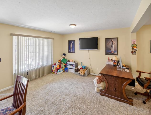 5925 Castlewood Crossing, Miami Twp, OH 45150