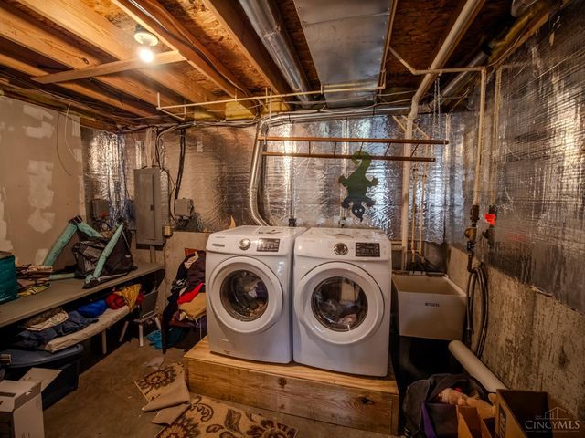 5925 Castlewood Crossing, Miami Twp, OH 45150