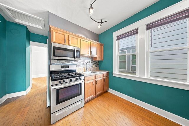 1564 S 77th STREET, West Allis, WI 53214