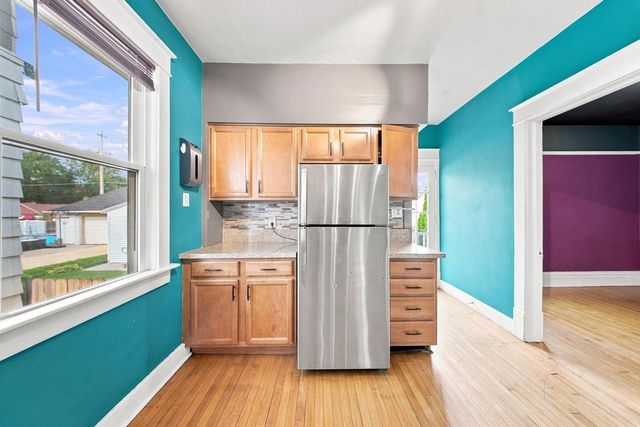 1564 S 77th STREET, West Allis, WI 53214