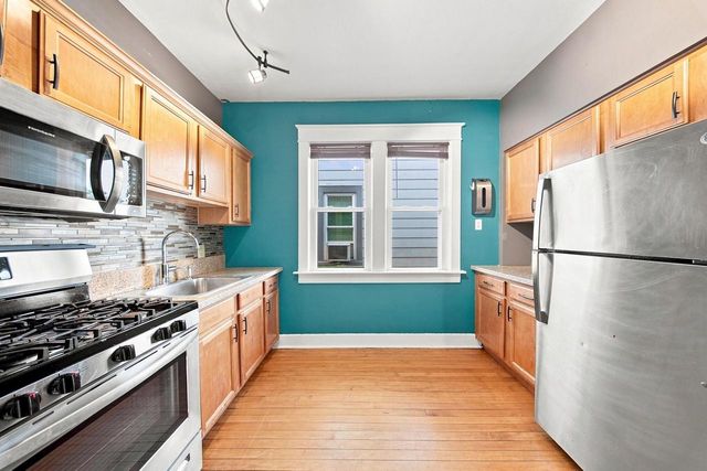 1564 S 77th STREET, West Allis, WI 53214