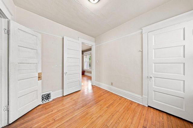 1564 S 77th STREET, West Allis, WI 53214