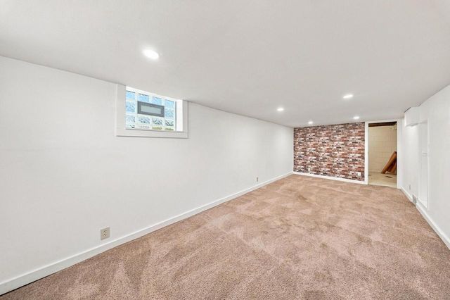 1564 S 77th STREET, West Allis, WI 53214