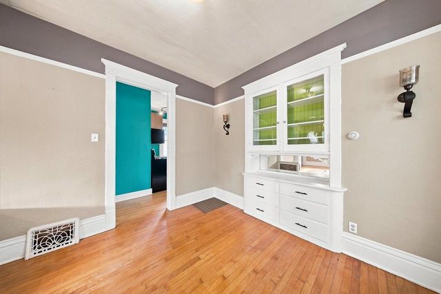 1564 S 77th STREET, West Allis, WI 53214