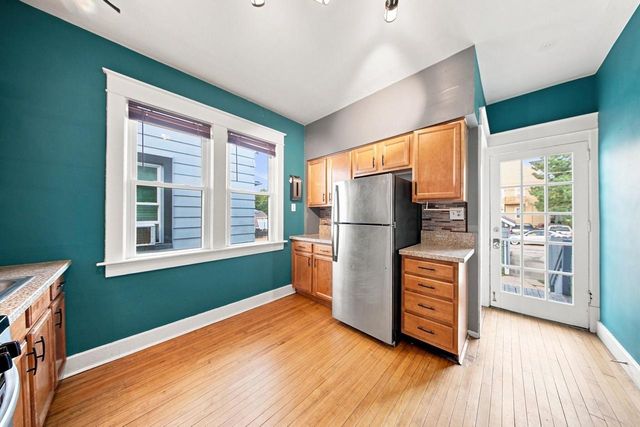 1564 S 77th STREET, West Allis, WI 53214
