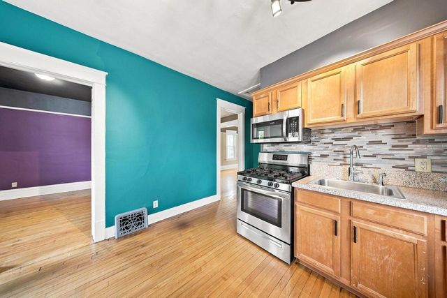 1564 S 77th STREET, West Allis, WI 53214