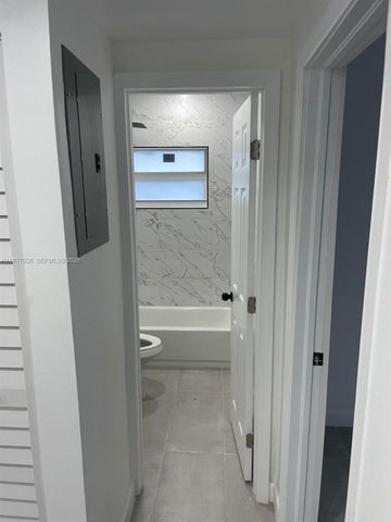 504 NW 15th Ave B, Fort Lauderdale, FL 33311