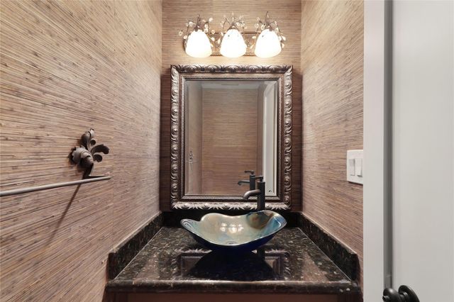 7929 Woodway Drive 4, Houston, TX 77063