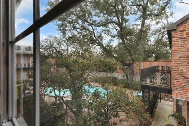 7929 Woodway Drive 4, Houston, TX 77063