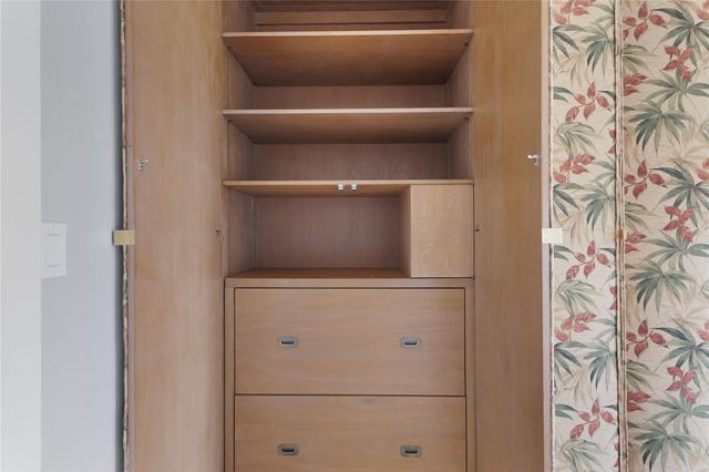 7929 Woodway Drive 4, Houston, TX 77063