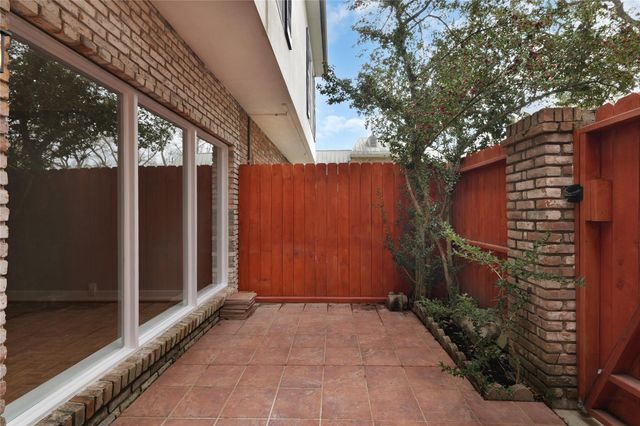 7929 Woodway Drive 4, Houston, TX 77063