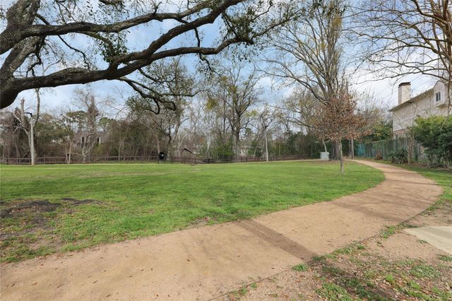 7929 Woodway Drive 4, Houston, TX 77063