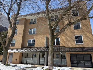 2121 N Cambridge AVENUE #112, Milwaukee, WI 53202