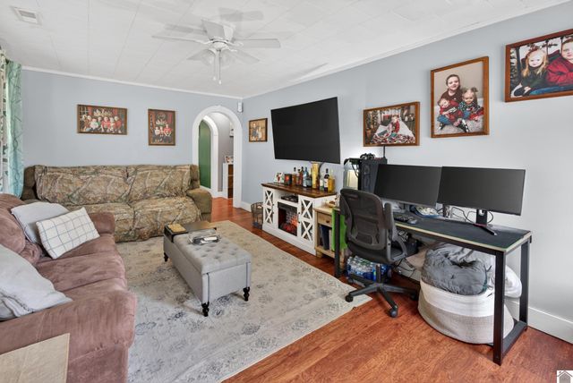 525 W 12th Street, Benton, KY 42025