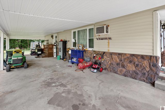 525 W 12th Street, Benton, KY 42025
