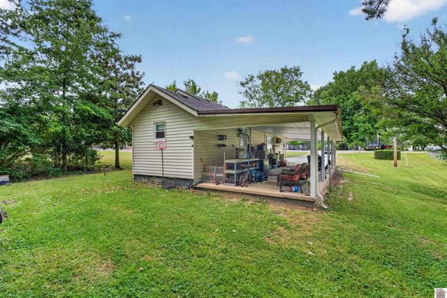 525 W 12th Street, Benton, KY 42025