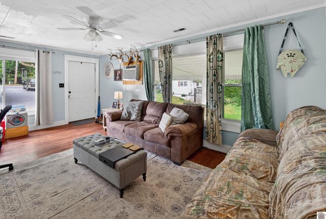 525 W 12th Street, Benton, KY 42025