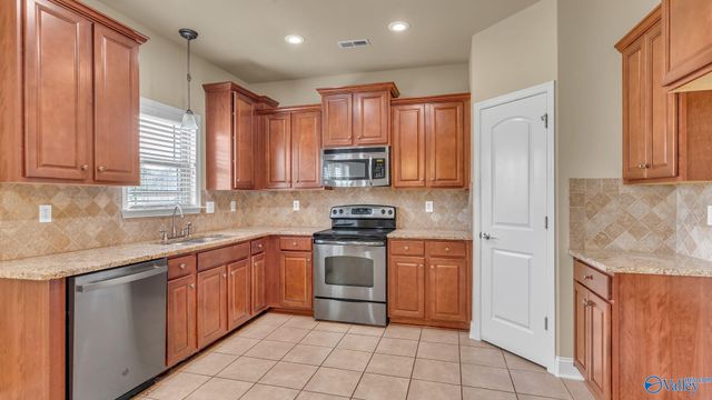 304 Summerglen Road SW, Madison, AL 35756