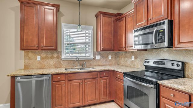 304 Summerglen Road SW, Madison, AL 35756