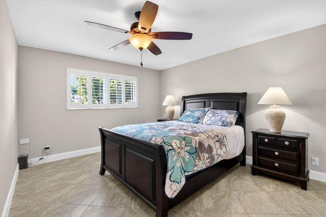 18 Colonial Club Drive 203, Boynton Beach, FL 33435