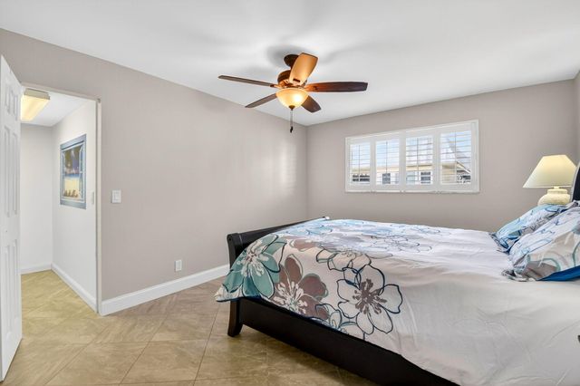 18 Colonial Club Drive 203, Boynton Beach, FL 33435