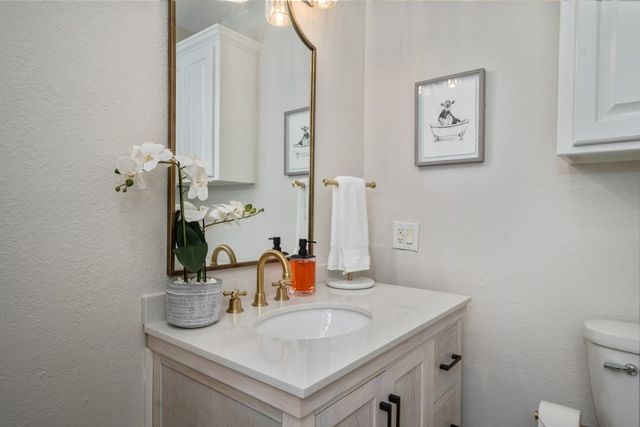 103 Deer Island Road, Mabank, TX 75156