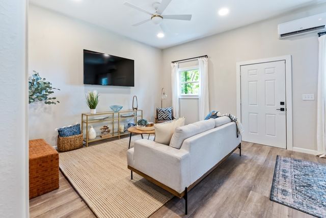 103 Deer Island Road, Mabank, TX 75156