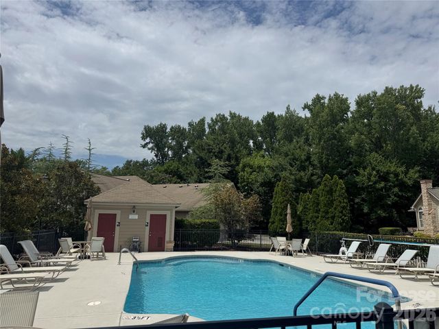 2416 Coltsview Road, Matthews, NC 28105