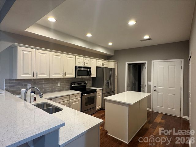 2416 Coltsview Road, Matthews, NC 28105