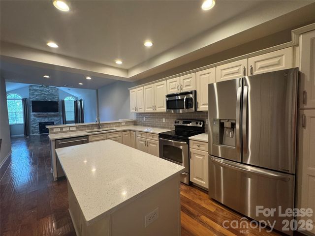 2416 Coltsview Road, Matthews, NC 28105