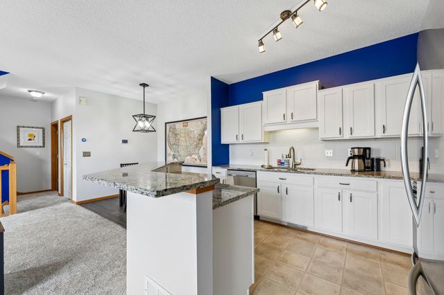 20651 Hampshire Way, Lakeville, MN 55044