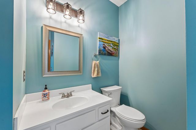 20651 Hampshire Way, Lakeville, MN 55044