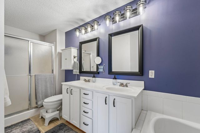 20651 Hampshire Way, Lakeville, MN 55044