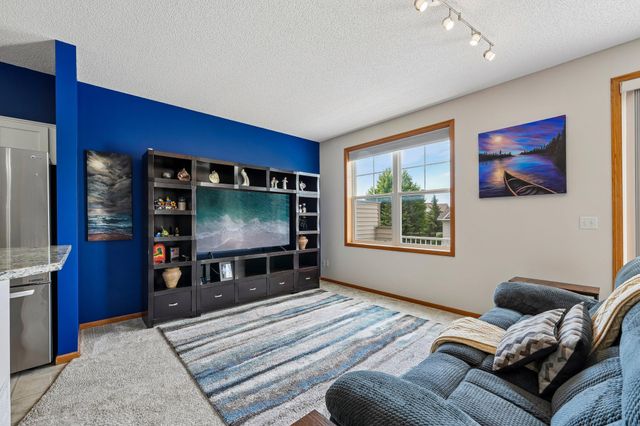 20651 Hampshire Way, Lakeville, MN 55044